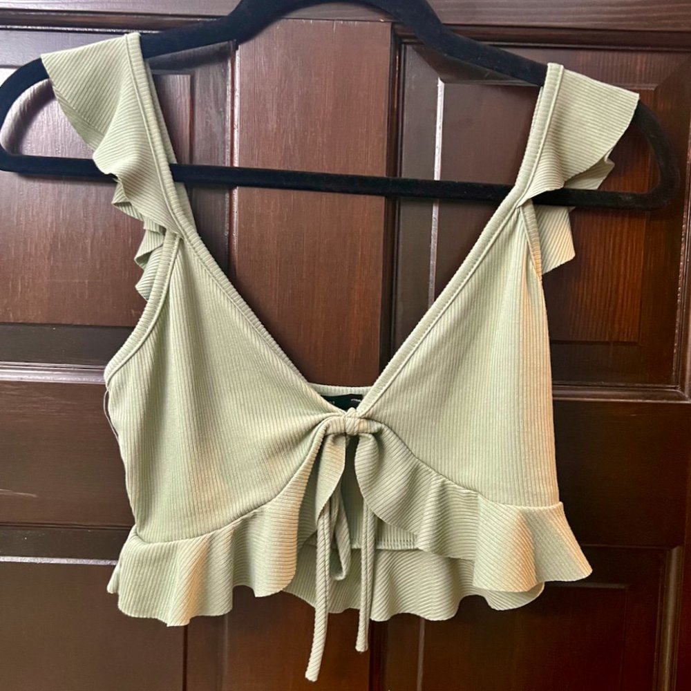 FOREVER 21 RUFFLE-TRIM CROP TOP, SIZE MEDIUM, SAGE GREEN